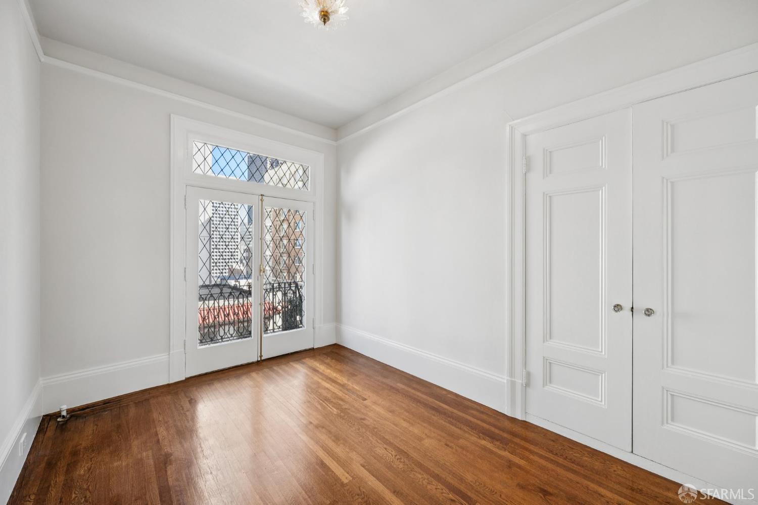 901 Powell Street # 18