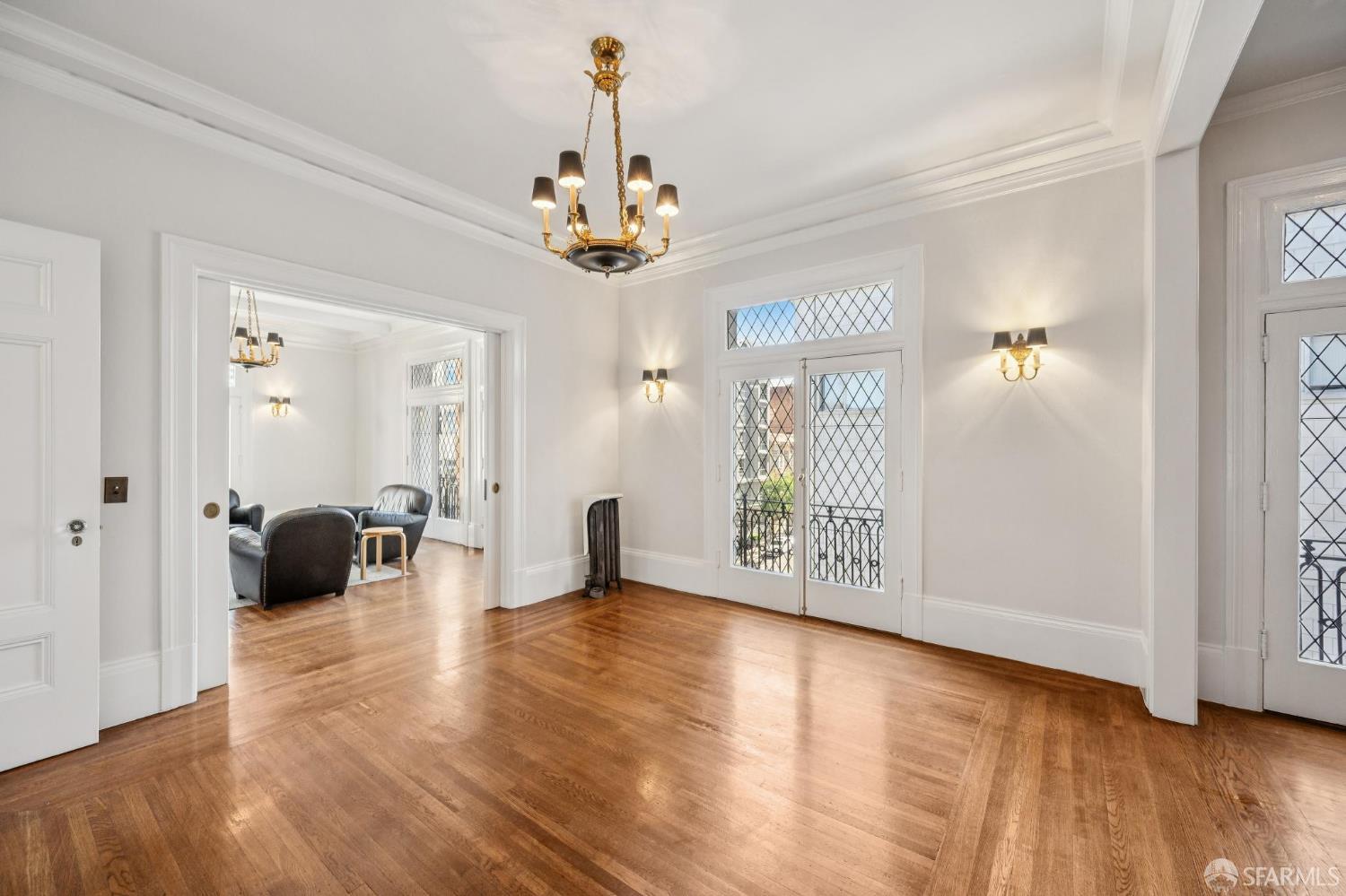 901 Powell Street # 18