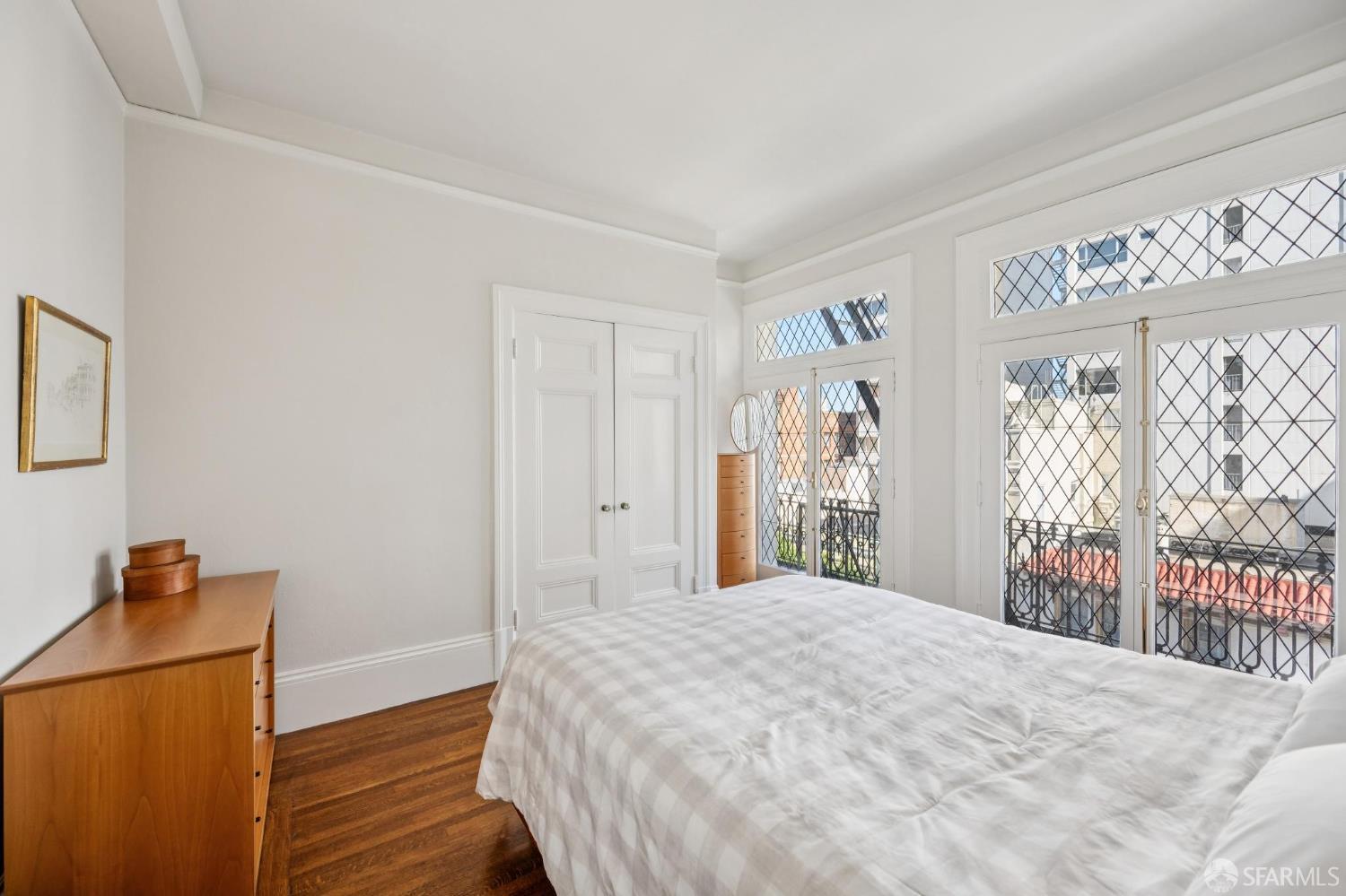 901 Powell Street # 18