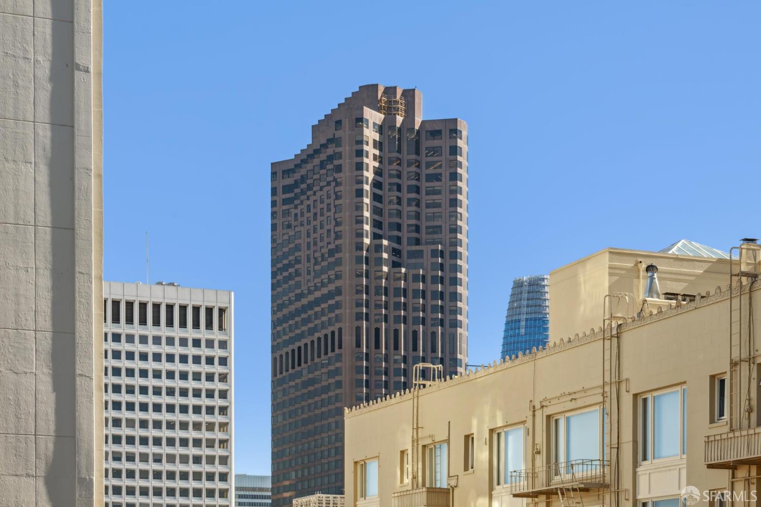 901 Powell Street # 18