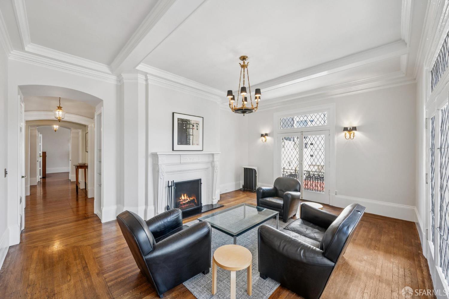 901 Powell Street # 18