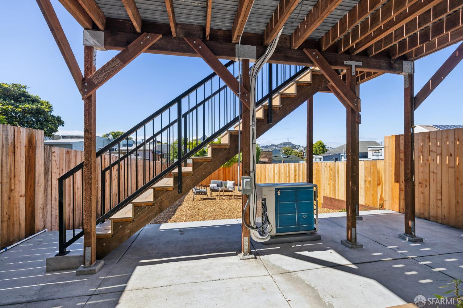 422 Winchester Street