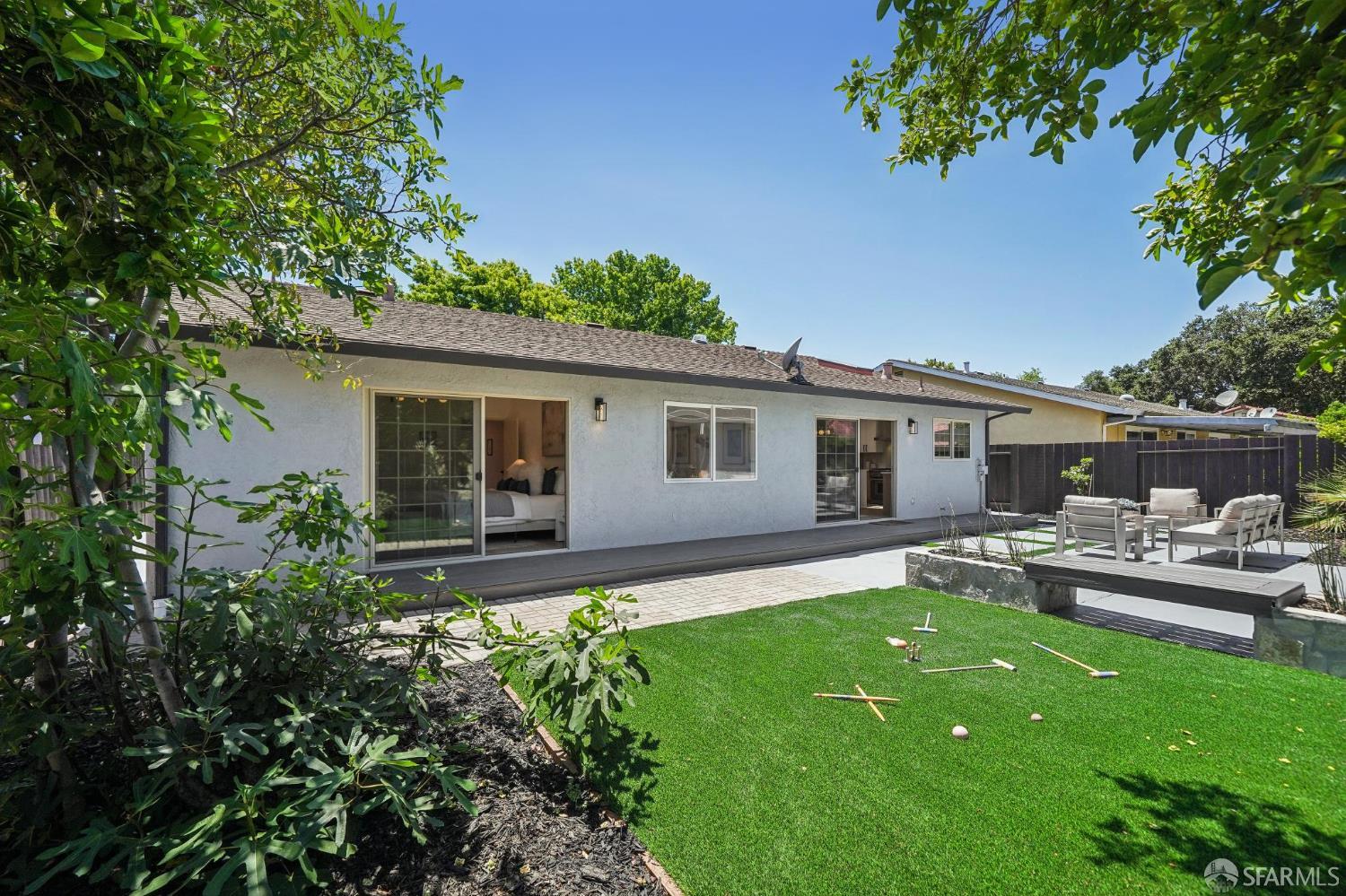 967 Bidwell Avenue