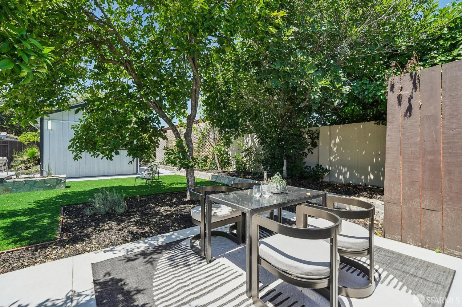 967 Bidwell Avenue