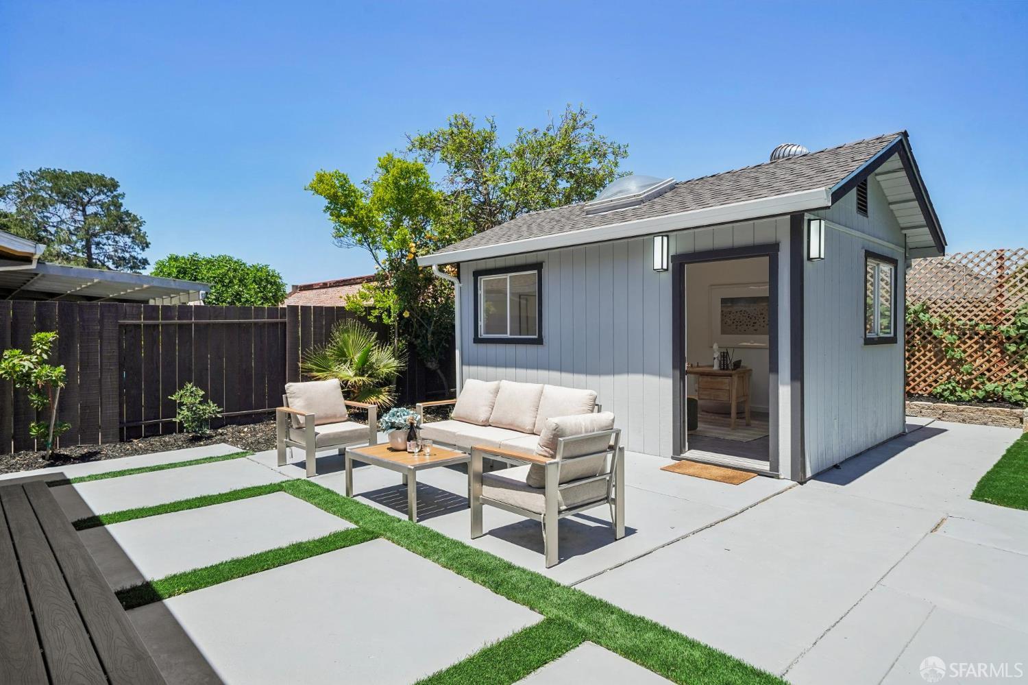 967 Bidwell Avenue