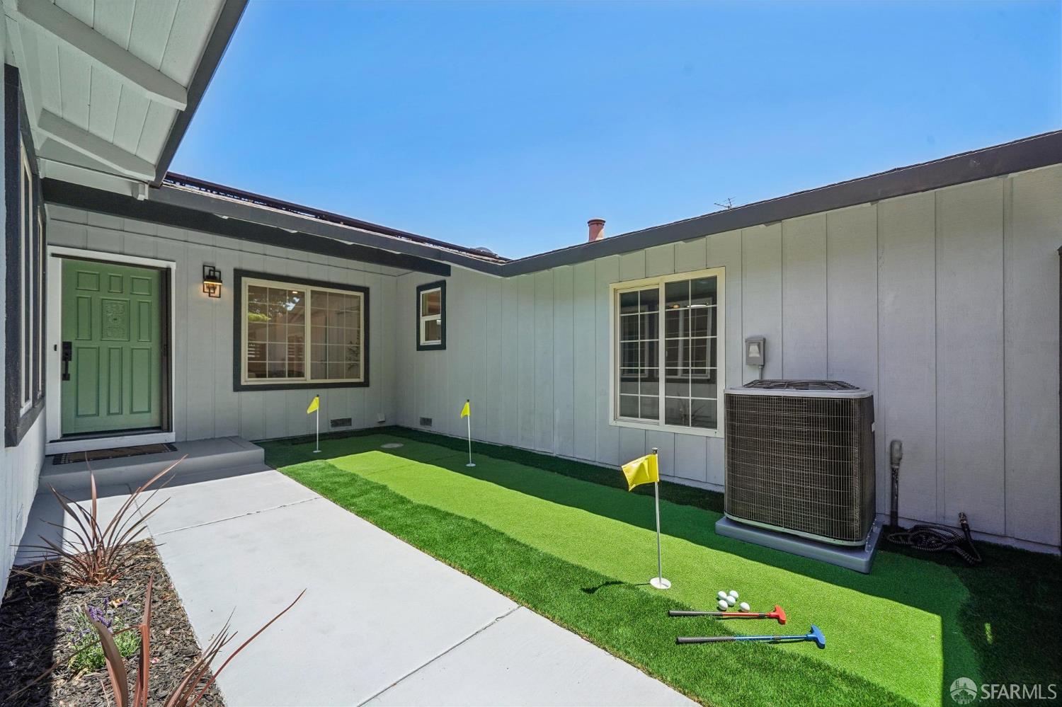 967 Bidwell Avenue