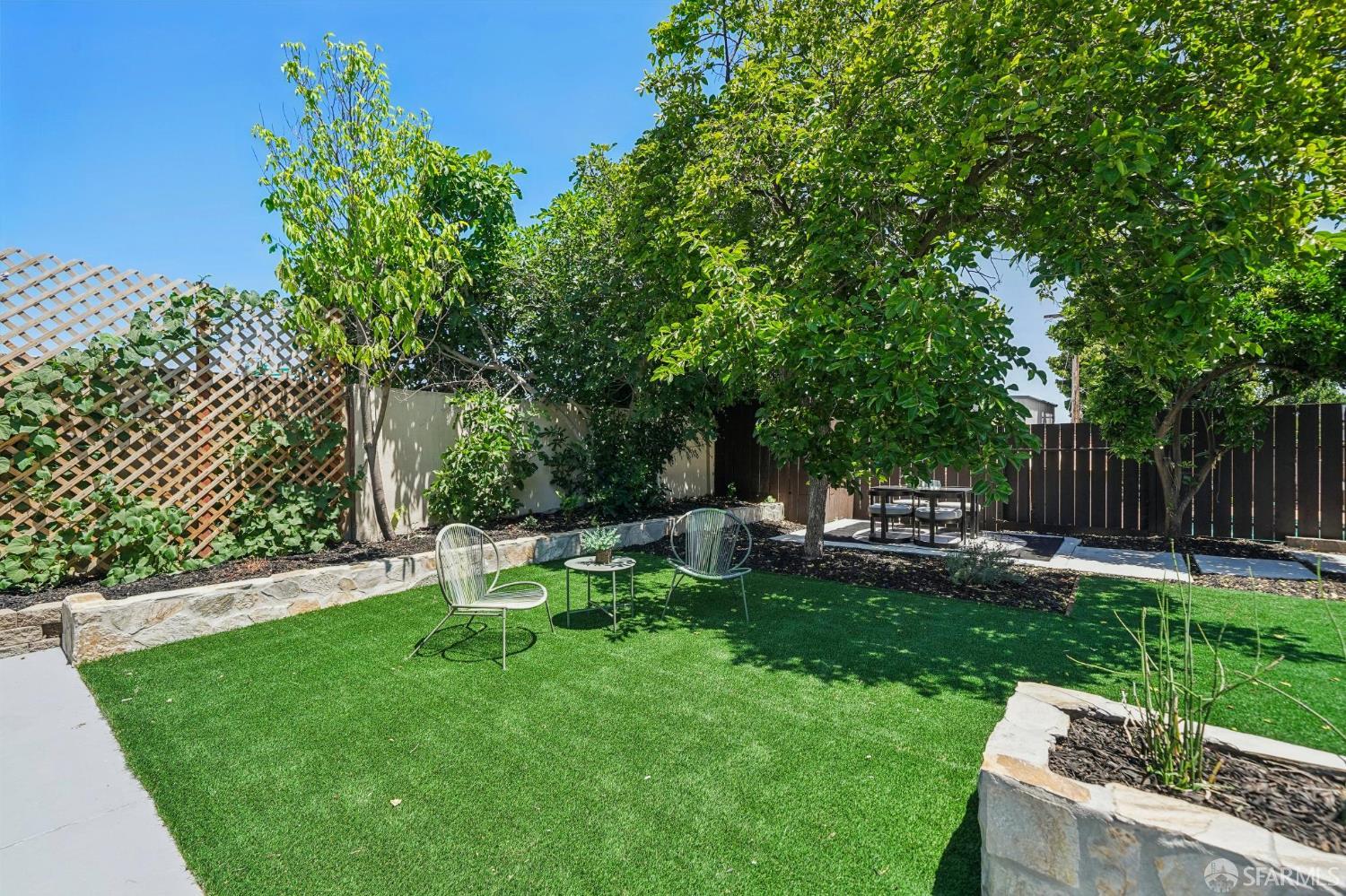 967 Bidwell Avenue