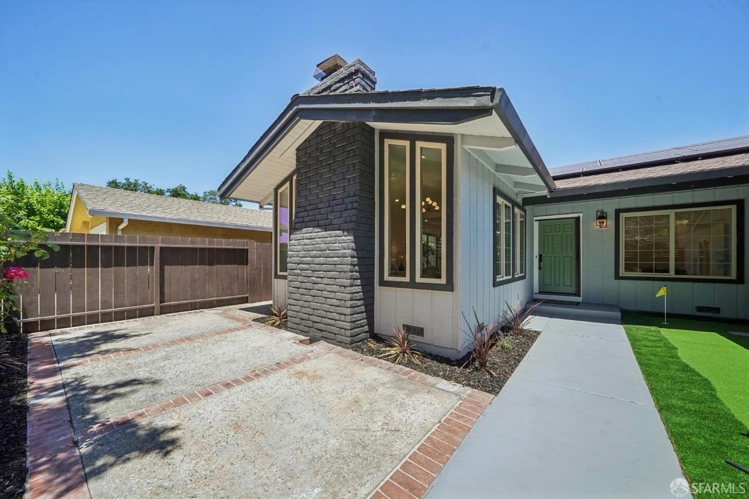 967 Bidwell Avenue