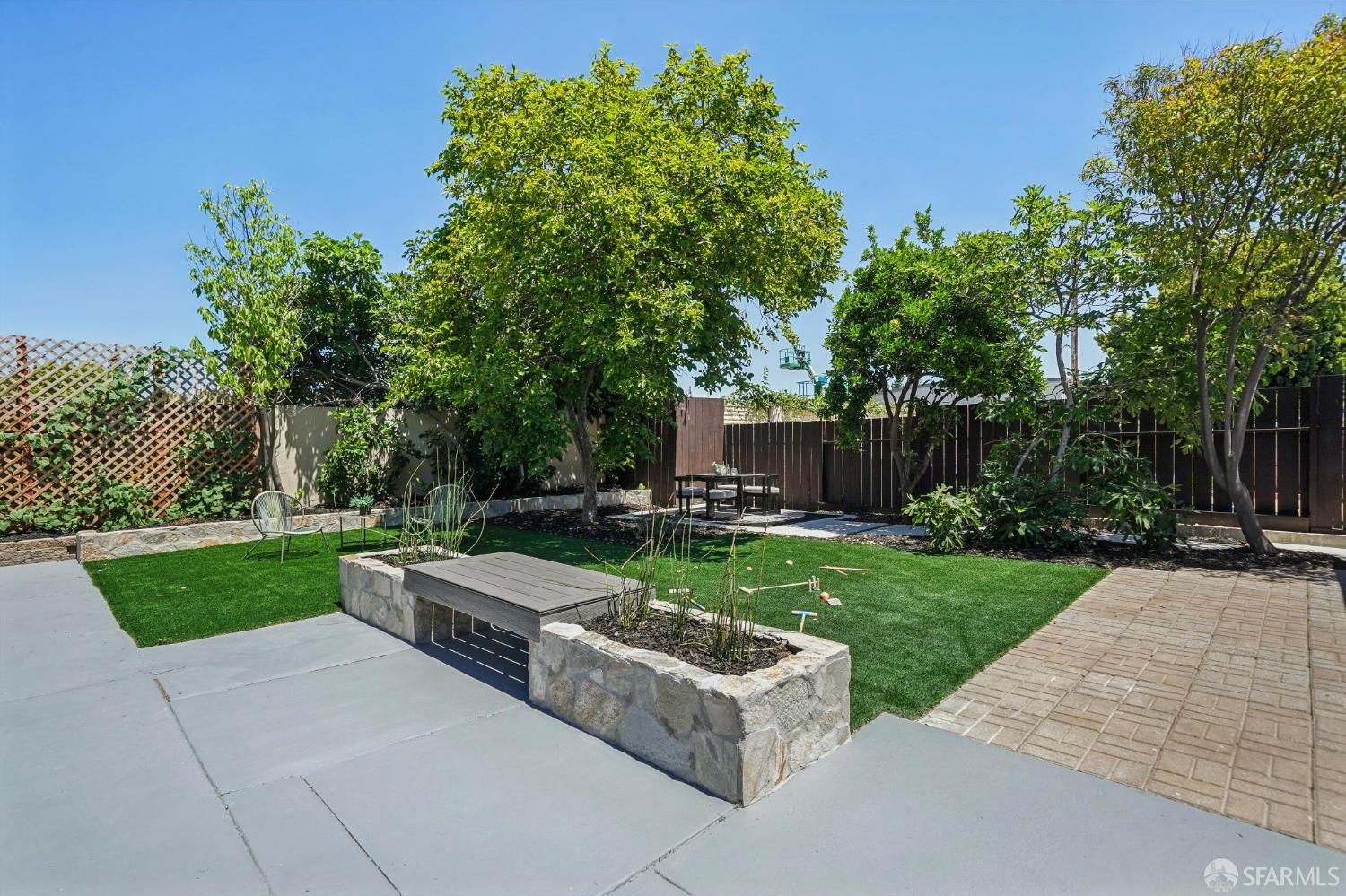 967 Bidwell Avenue