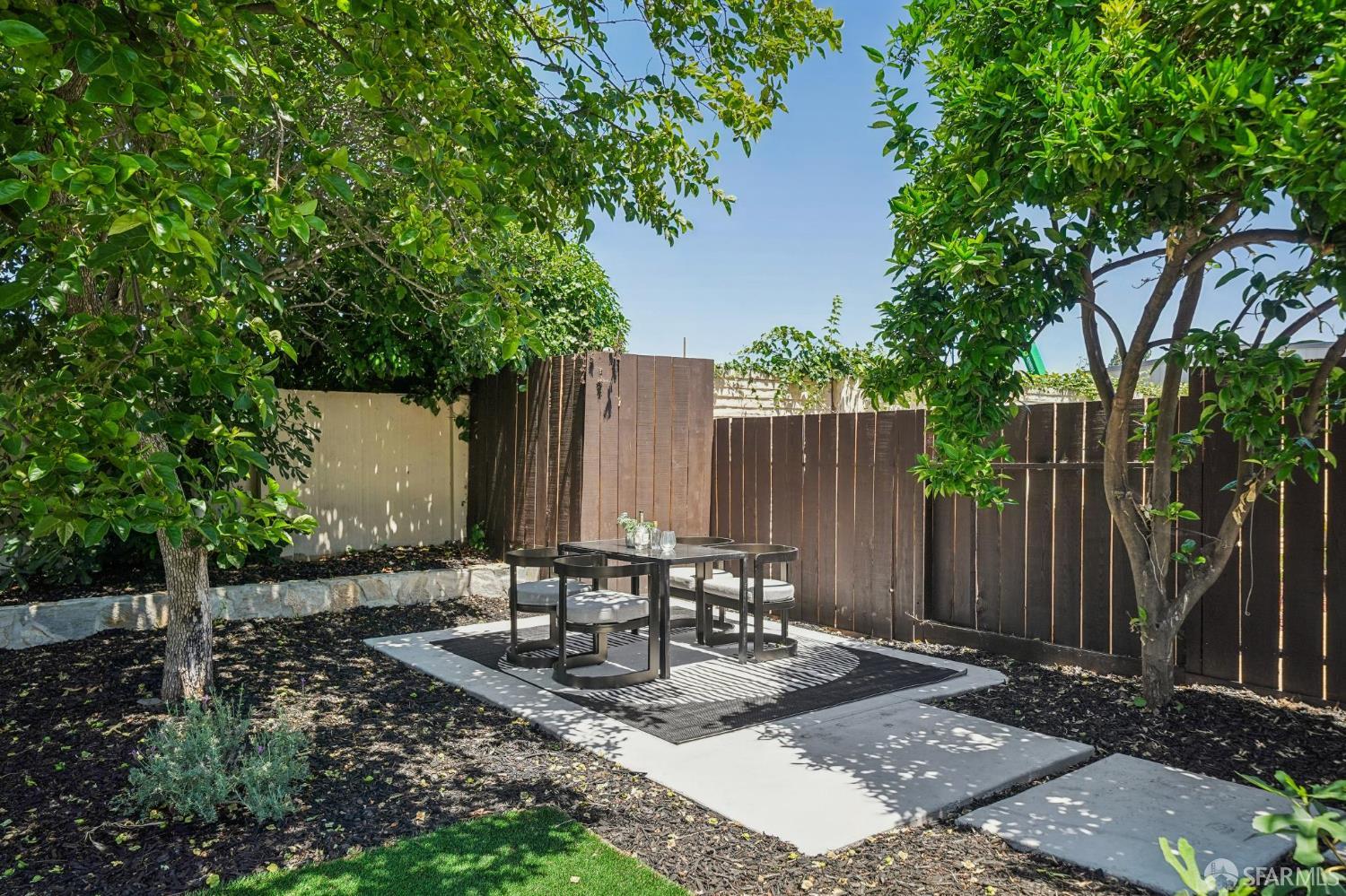 967 Bidwell Avenue