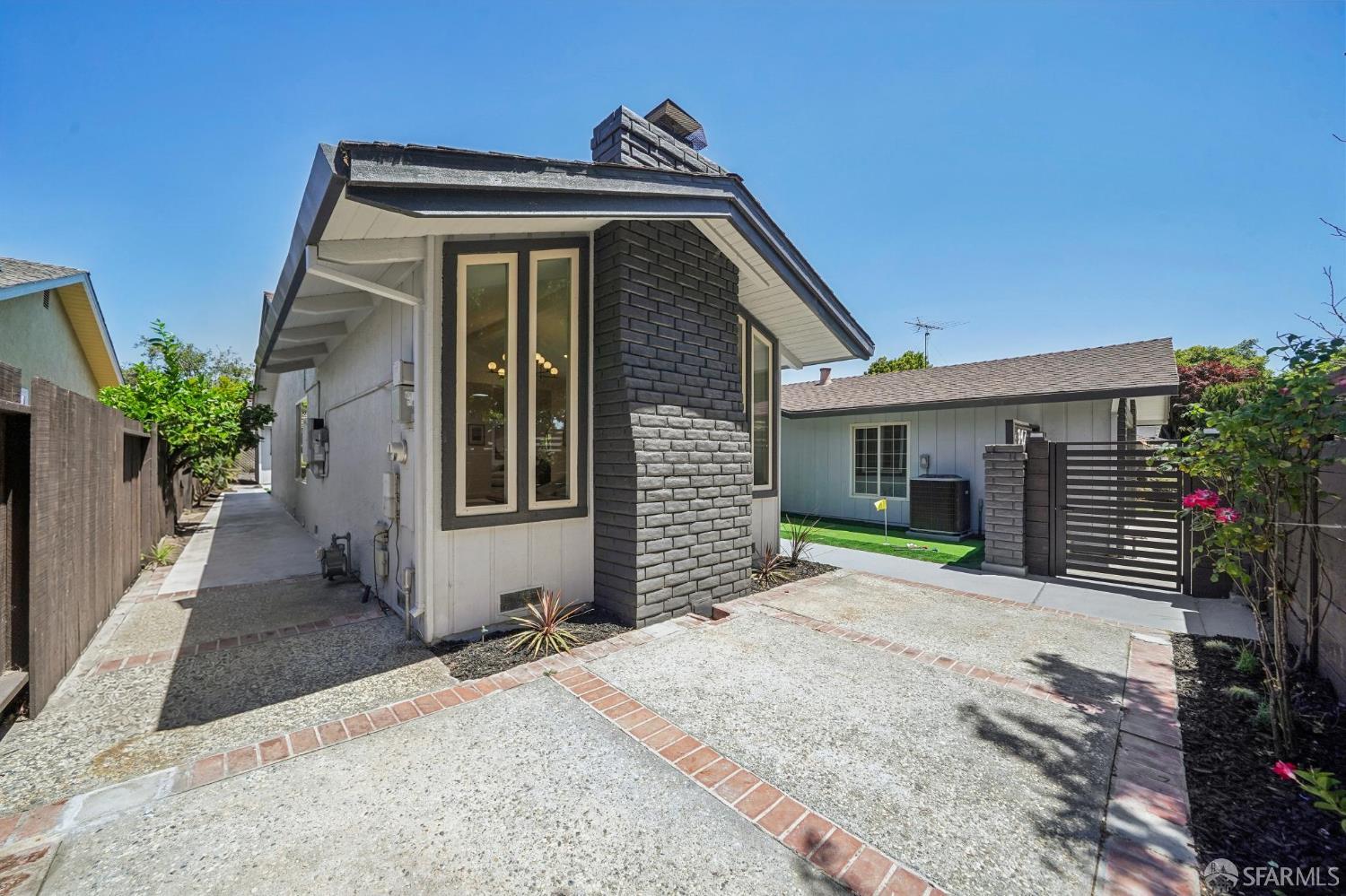 967 Bidwell Avenue