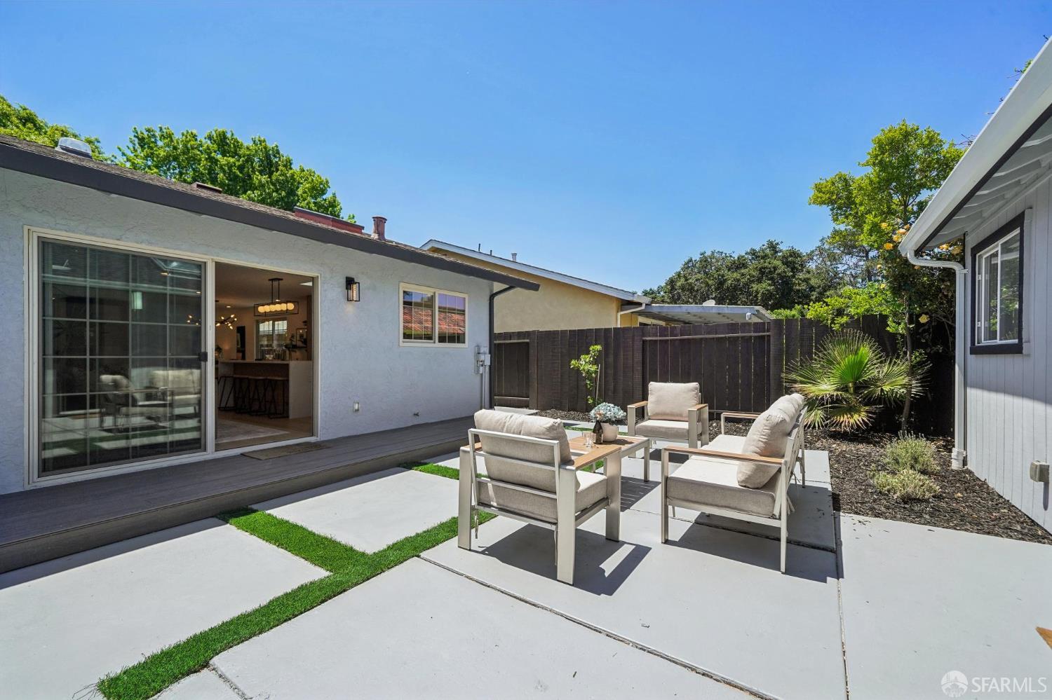 967 Bidwell Avenue