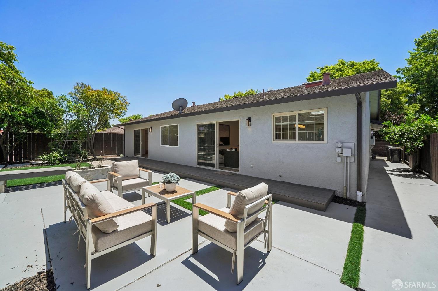 967 Bidwell Avenue