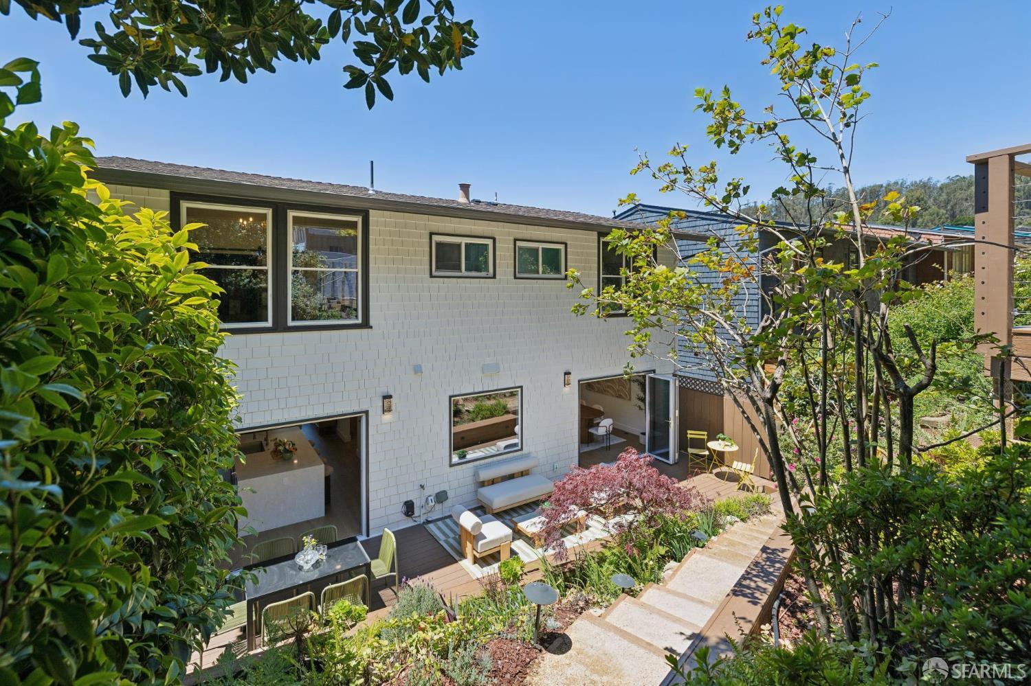 49 Turquoise Way