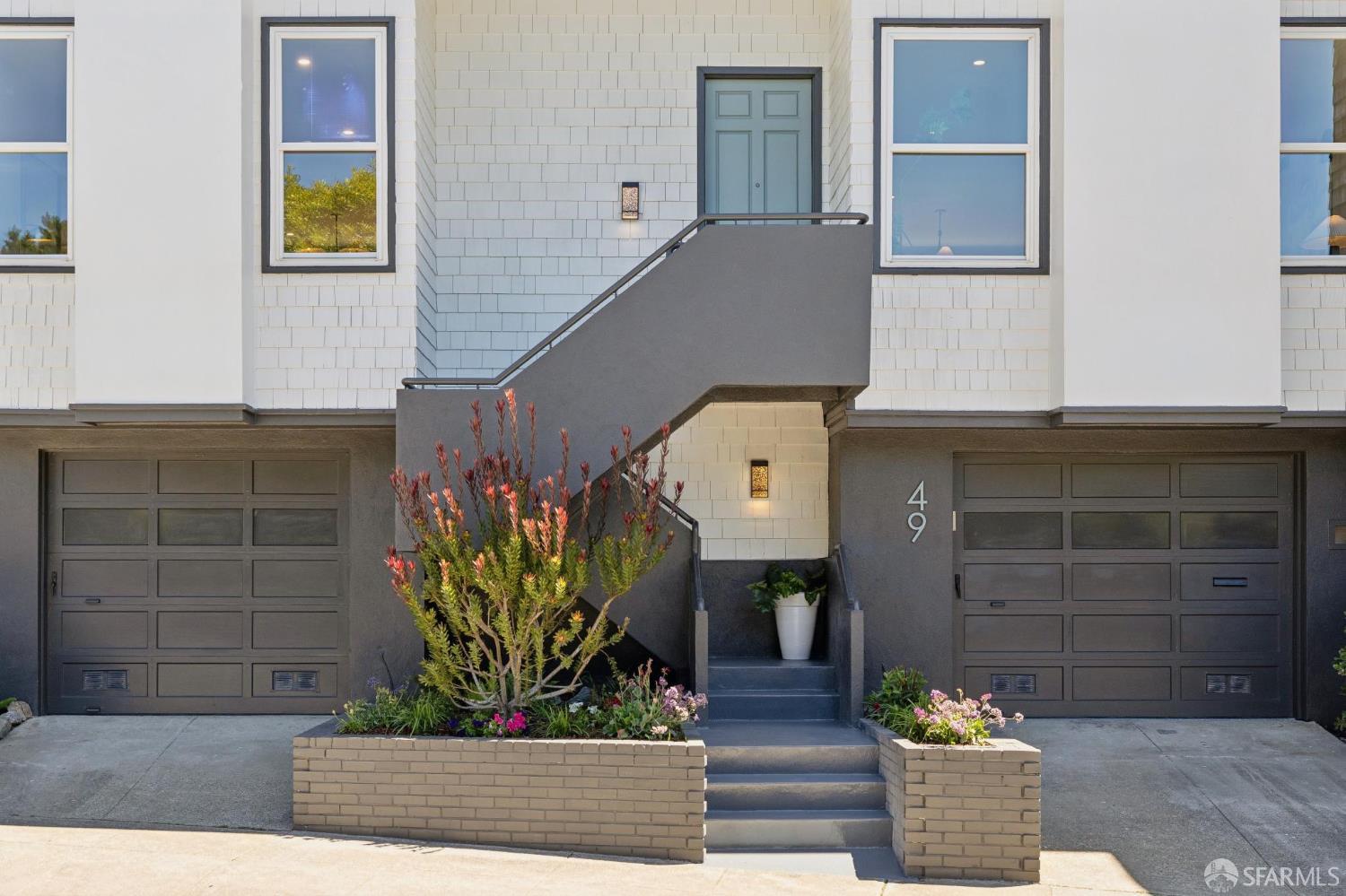 49 Turquoise Way