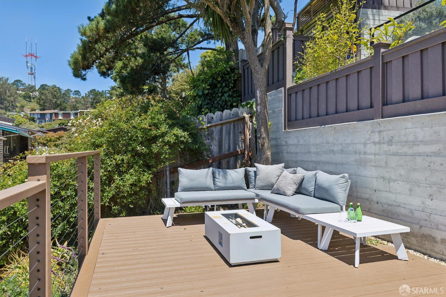 49 Turquoise Way