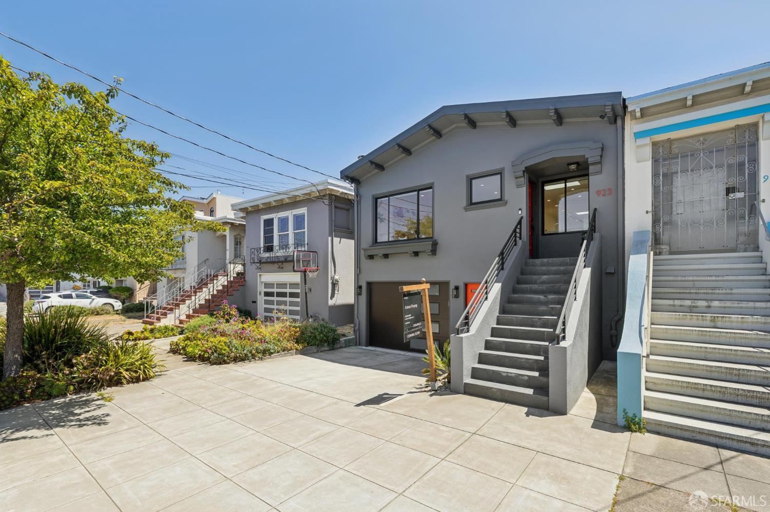 923 Edinburgh Street