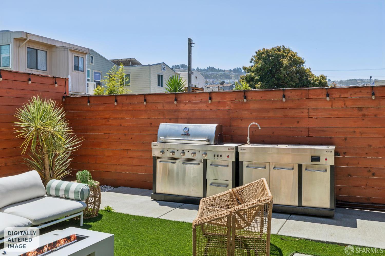 923 Edinburgh Street