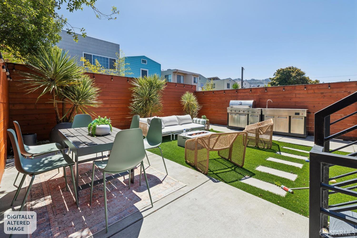 923 Edinburgh Street