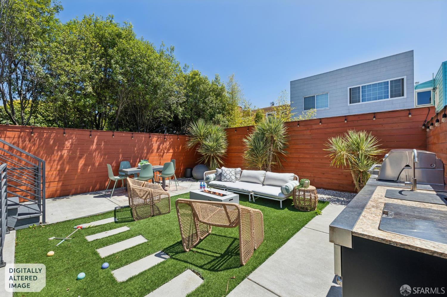 923 Edinburgh Street