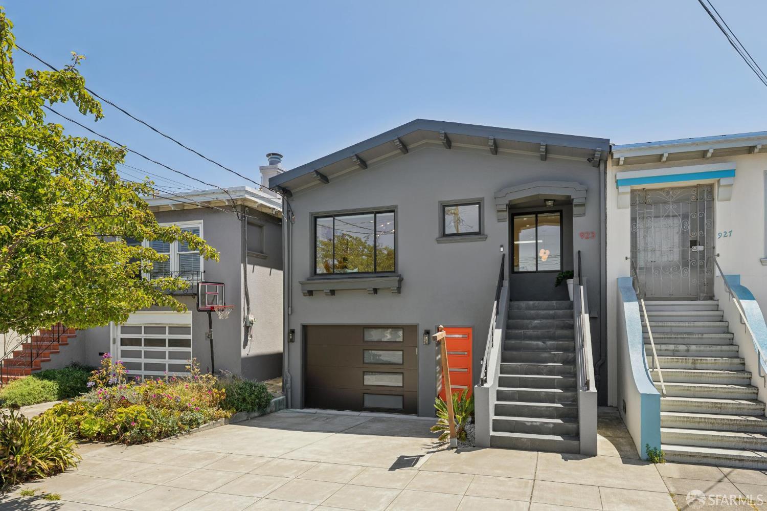 923 Edinburgh Street