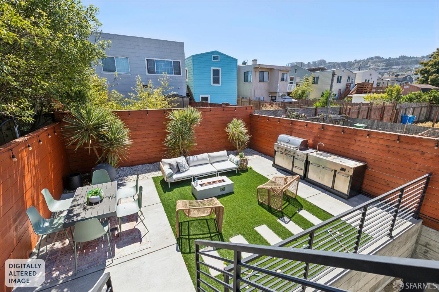 923 Edinburgh Street