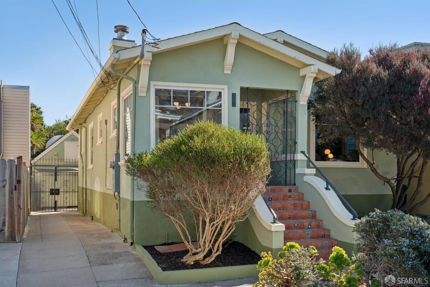 225 Naylor Street