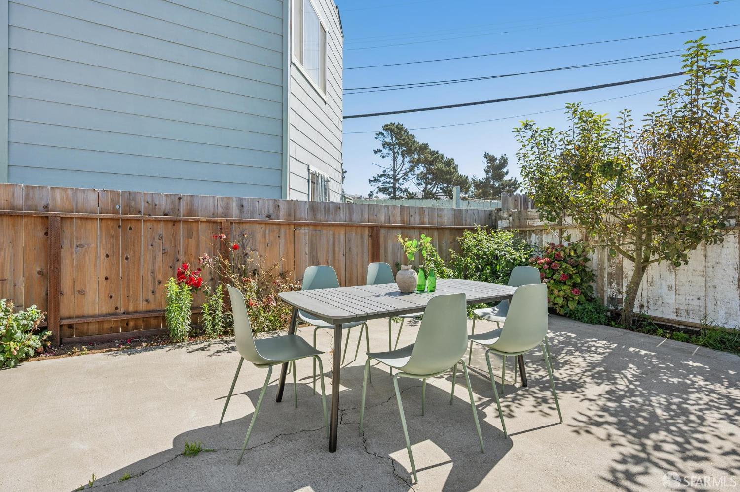 279 St Charles Avenue