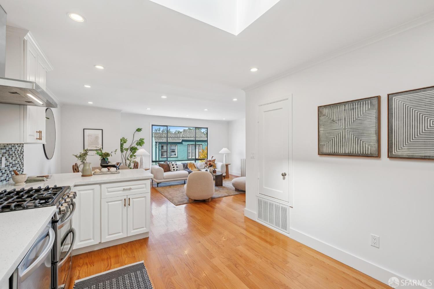 279 St Charles Avenue