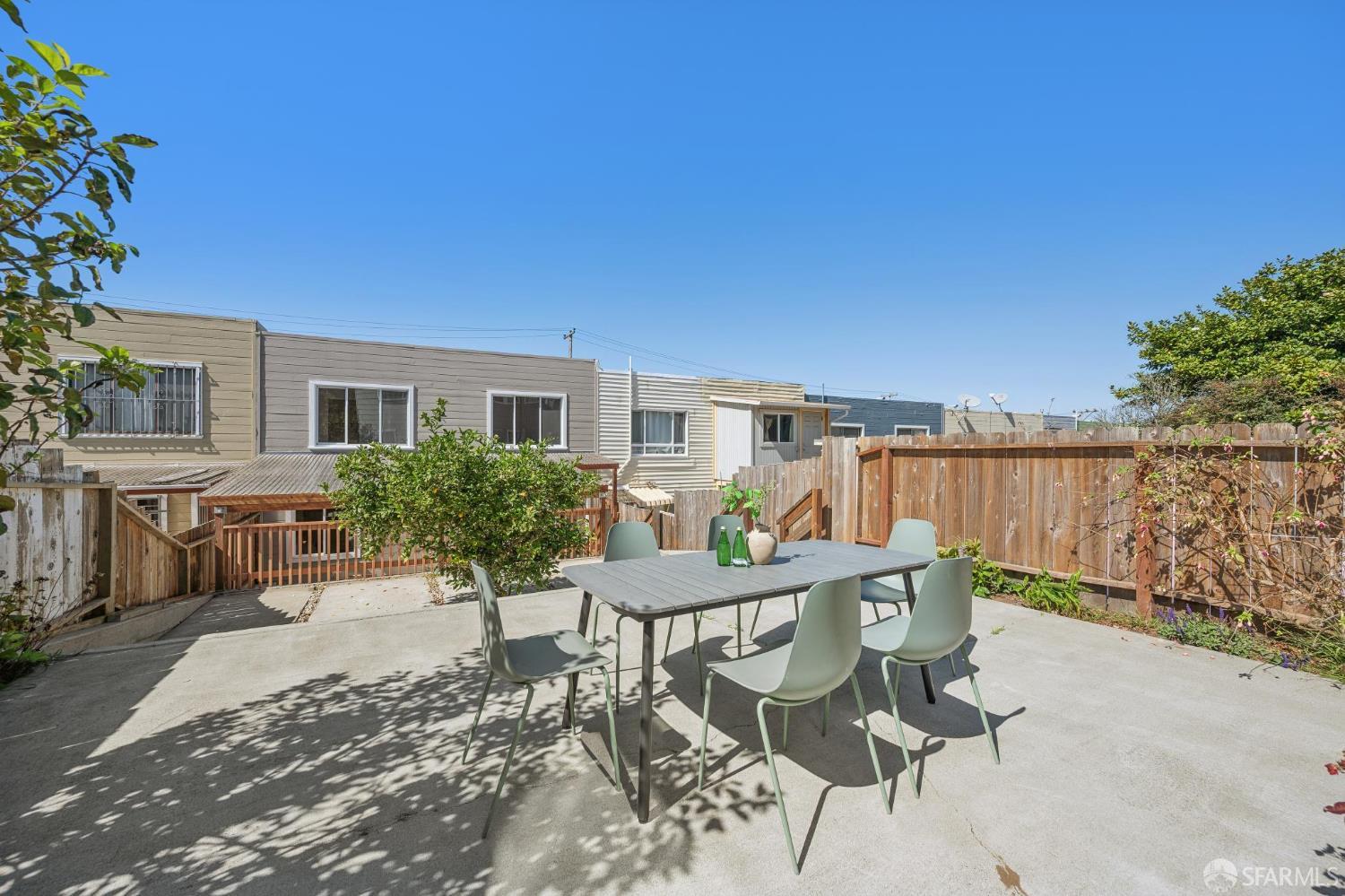 279 St Charles Avenue