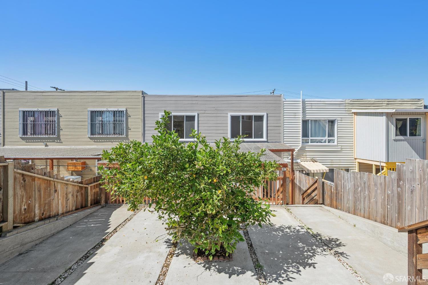 279 St Charles Avenue