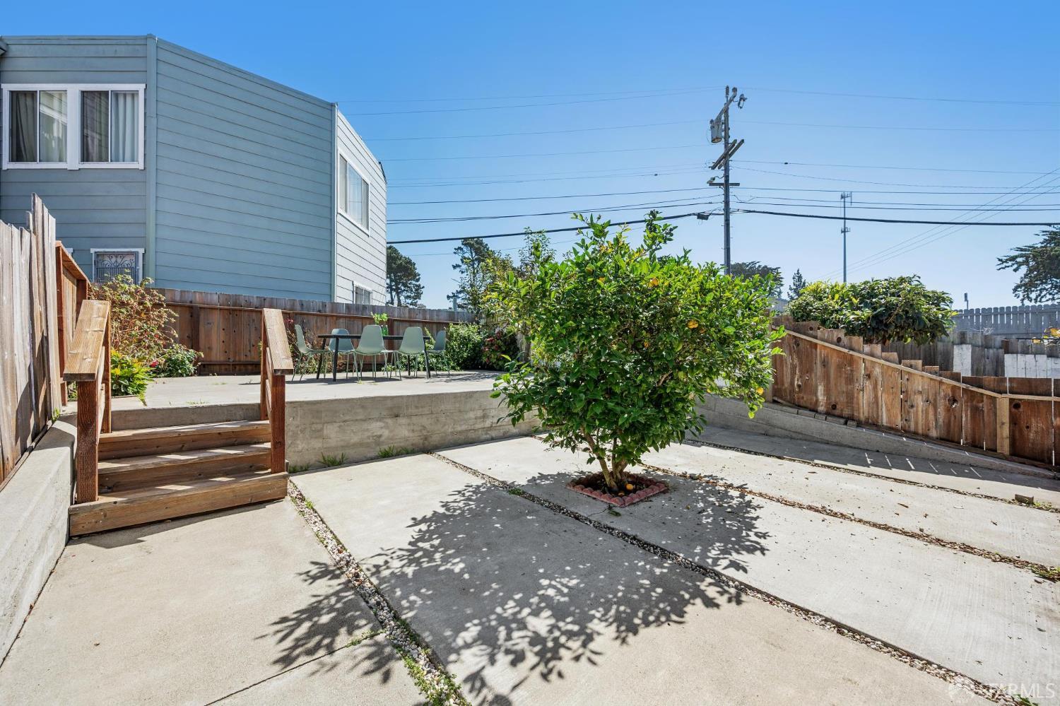 279 St Charles Avenue