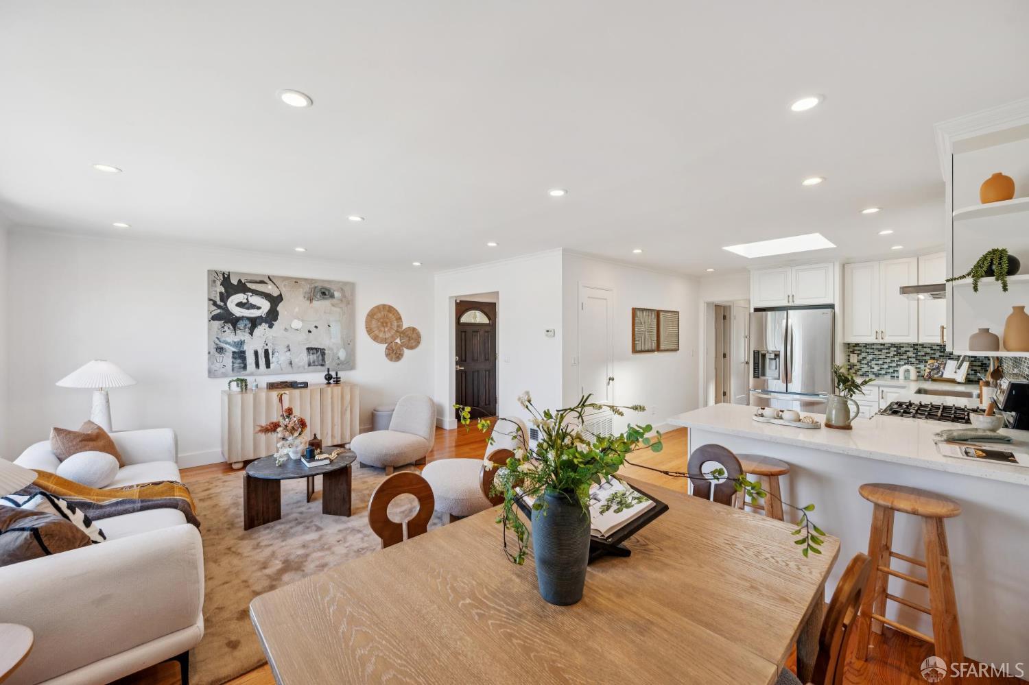 279 St Charles Avenue