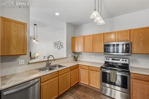 8704 Bamboo Grove