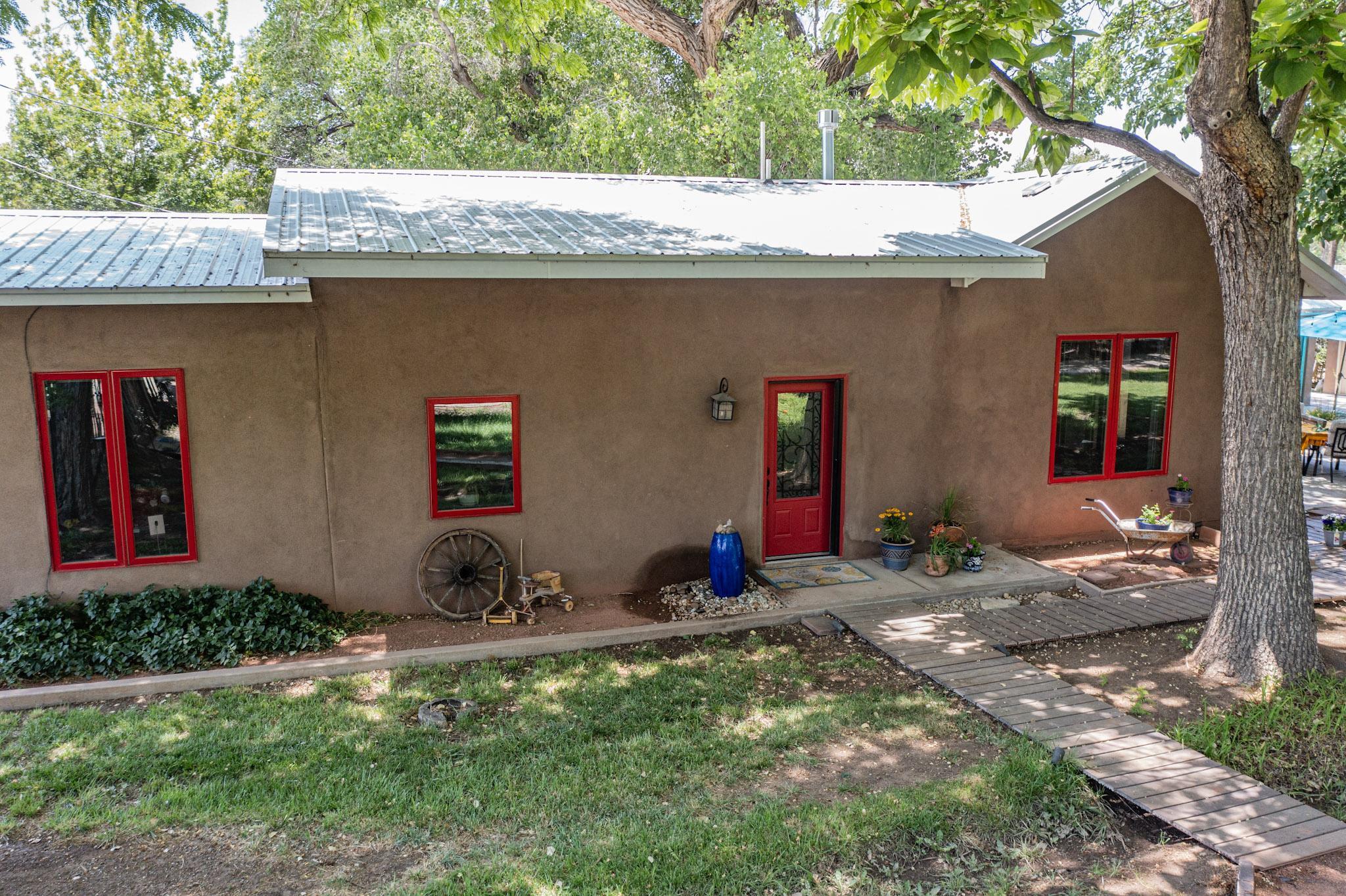 255 Willow Road NW