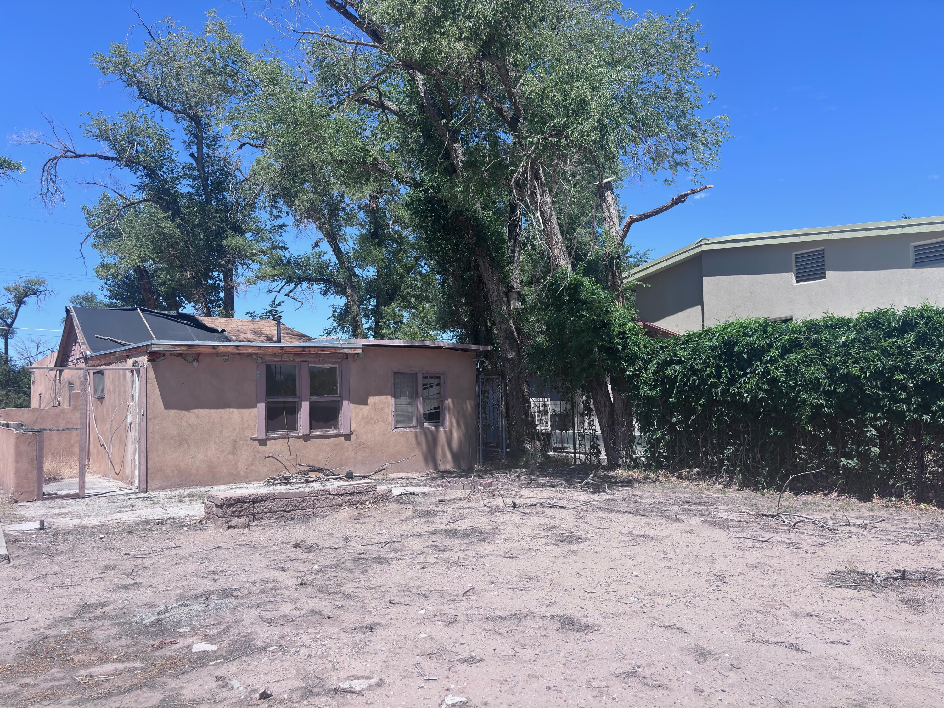 726 RIVERSIDE Drive SW