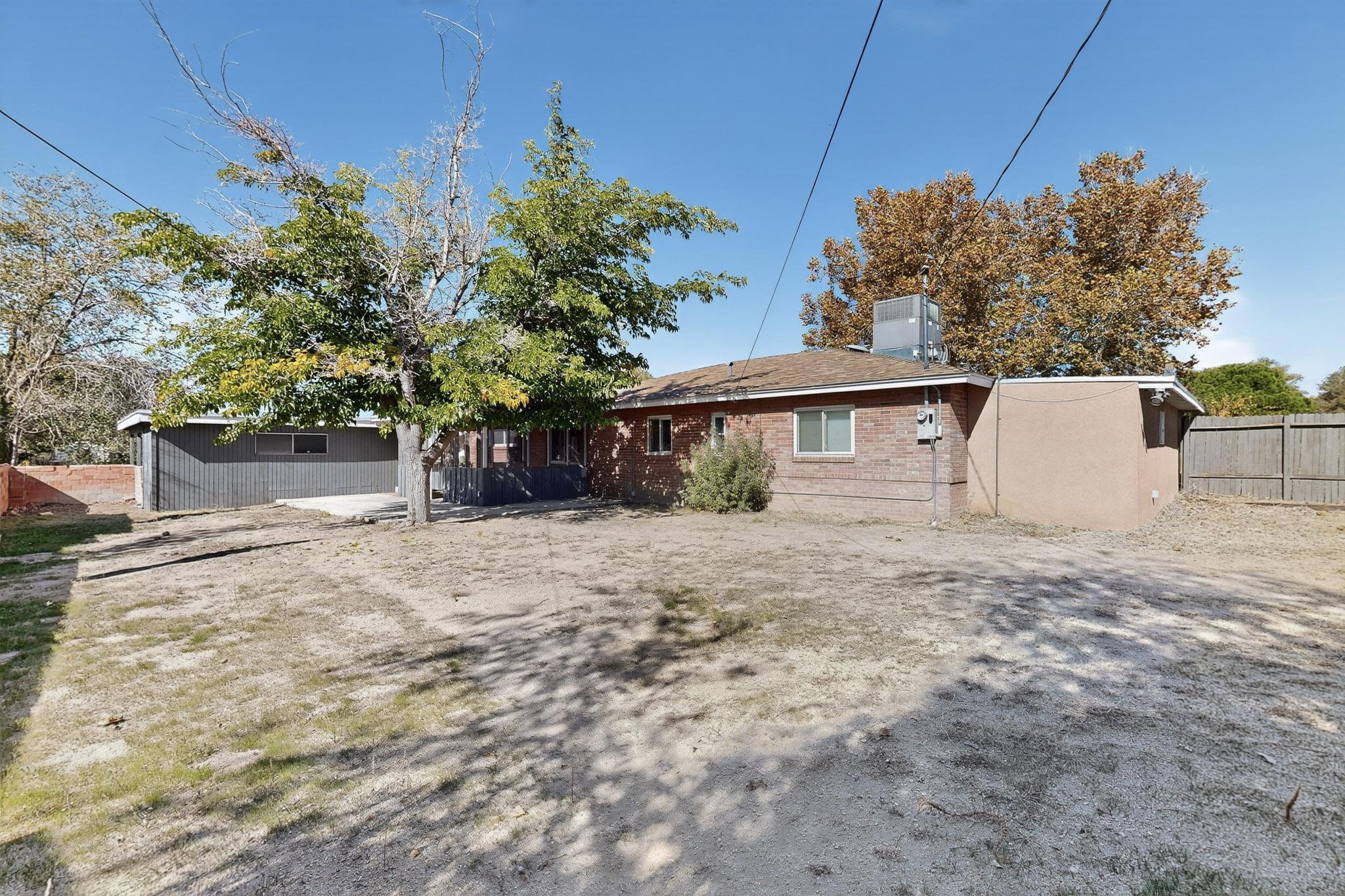 8802 Candelaria Road NE