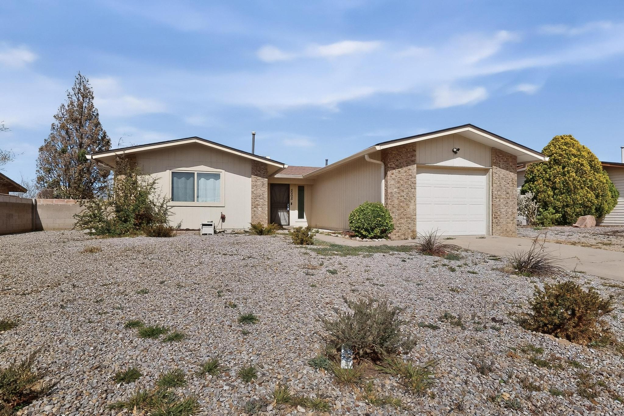 5005 Goldenthread Drive NE