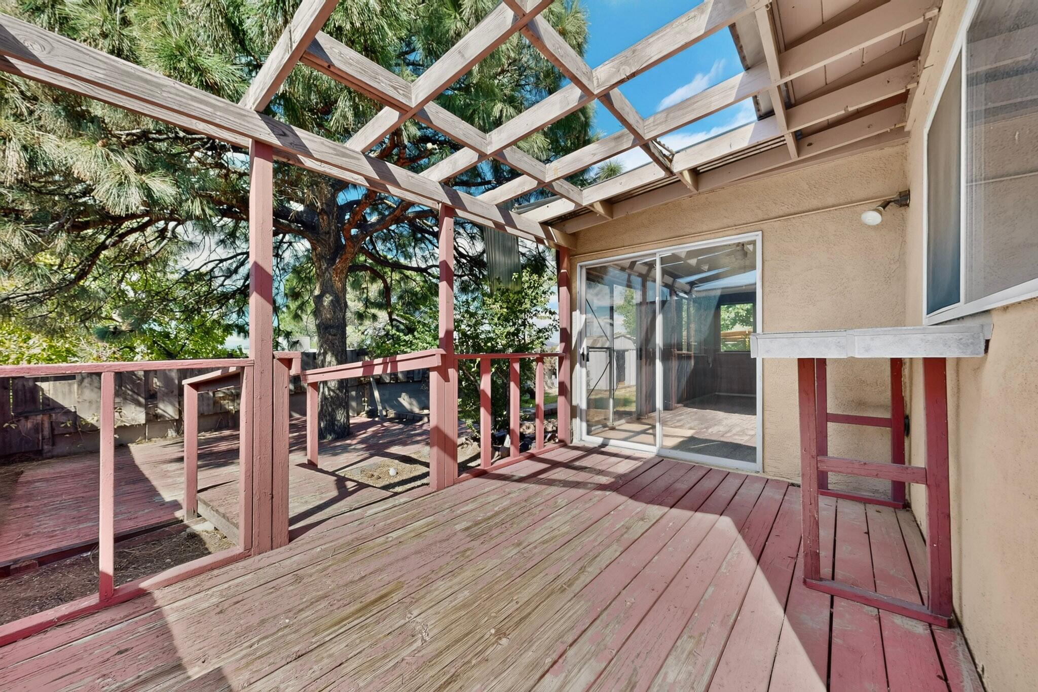 1405 Willys Knight Drive NE