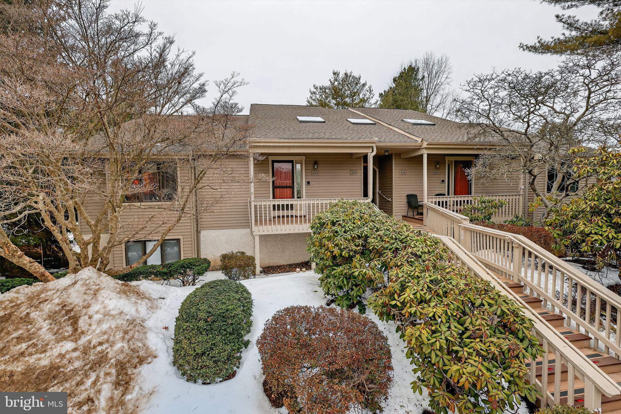 838 JEFFERSON WAY 838