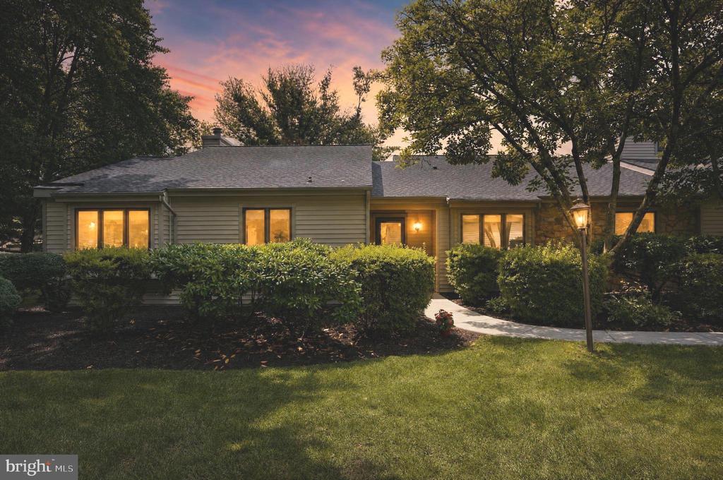 513 EATON WAY Unit: 513