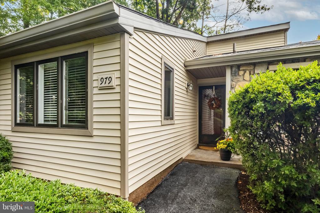 979 KENNETT WAY Unit: 979