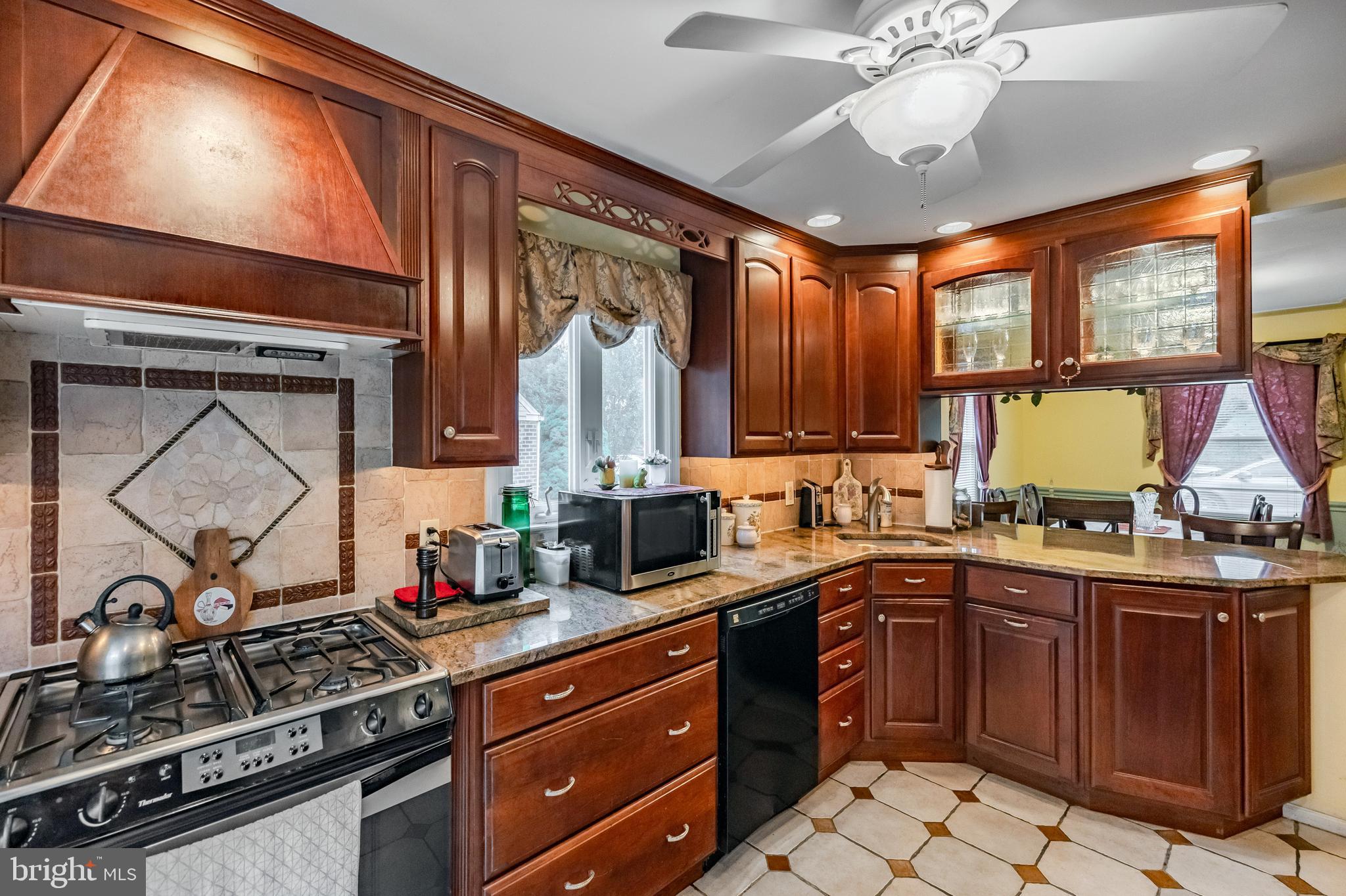 212 GOLF HILLS ROAD
