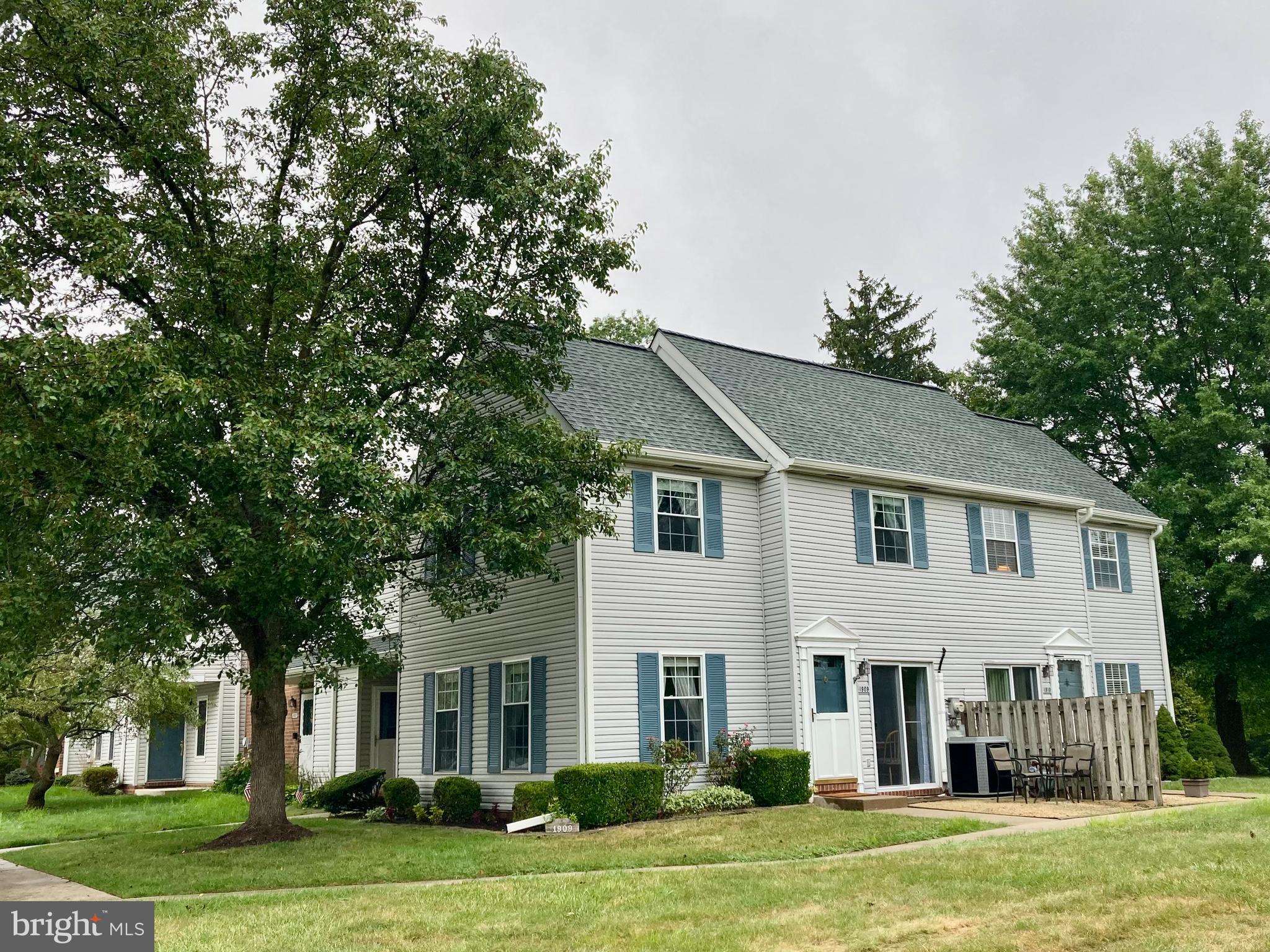 1909 NASHMONT COURT