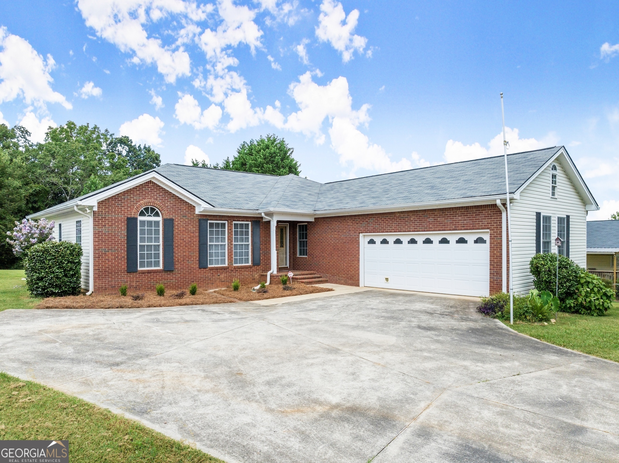 3945 Summit Chse