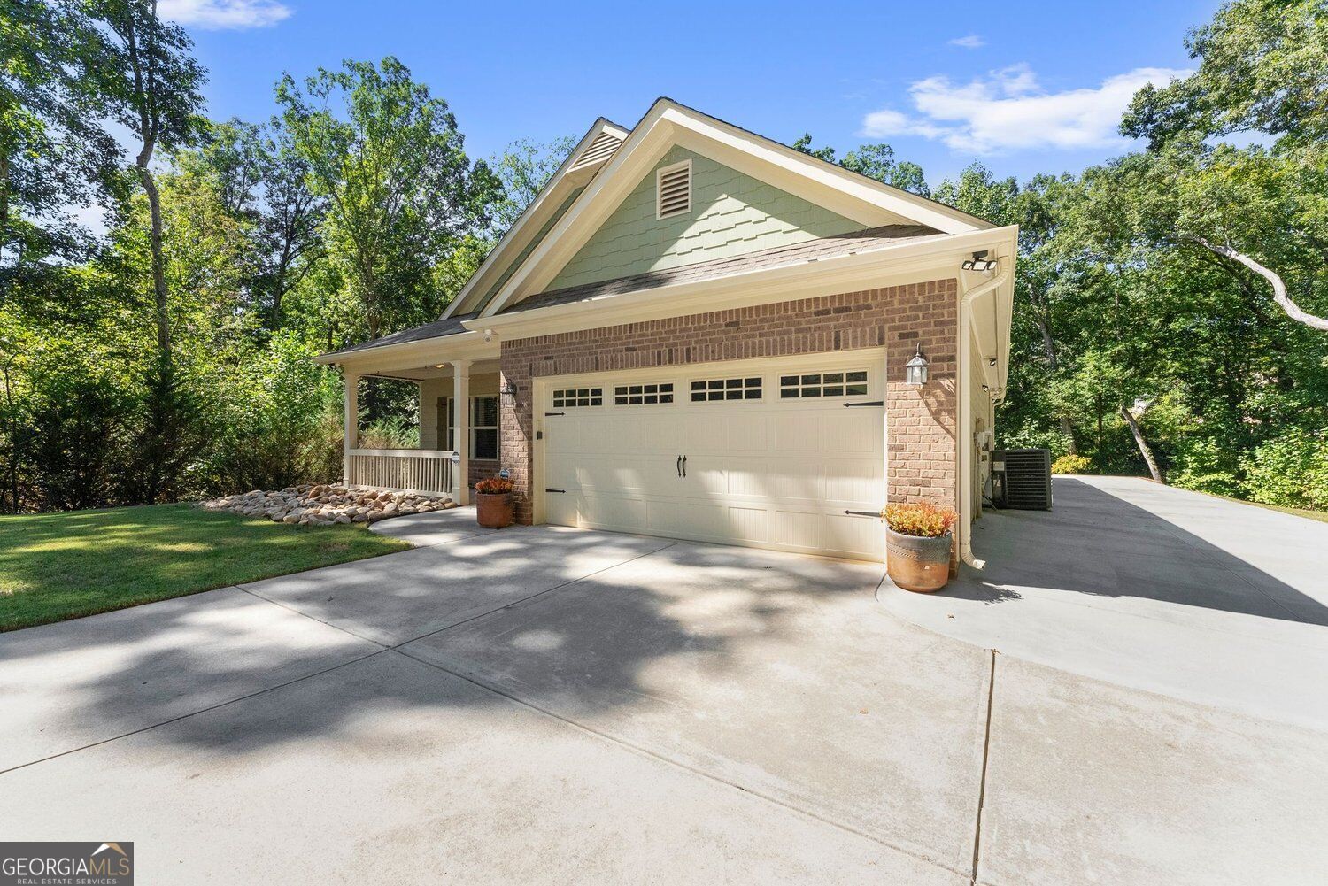 3588 Phoenix Cove Drive
