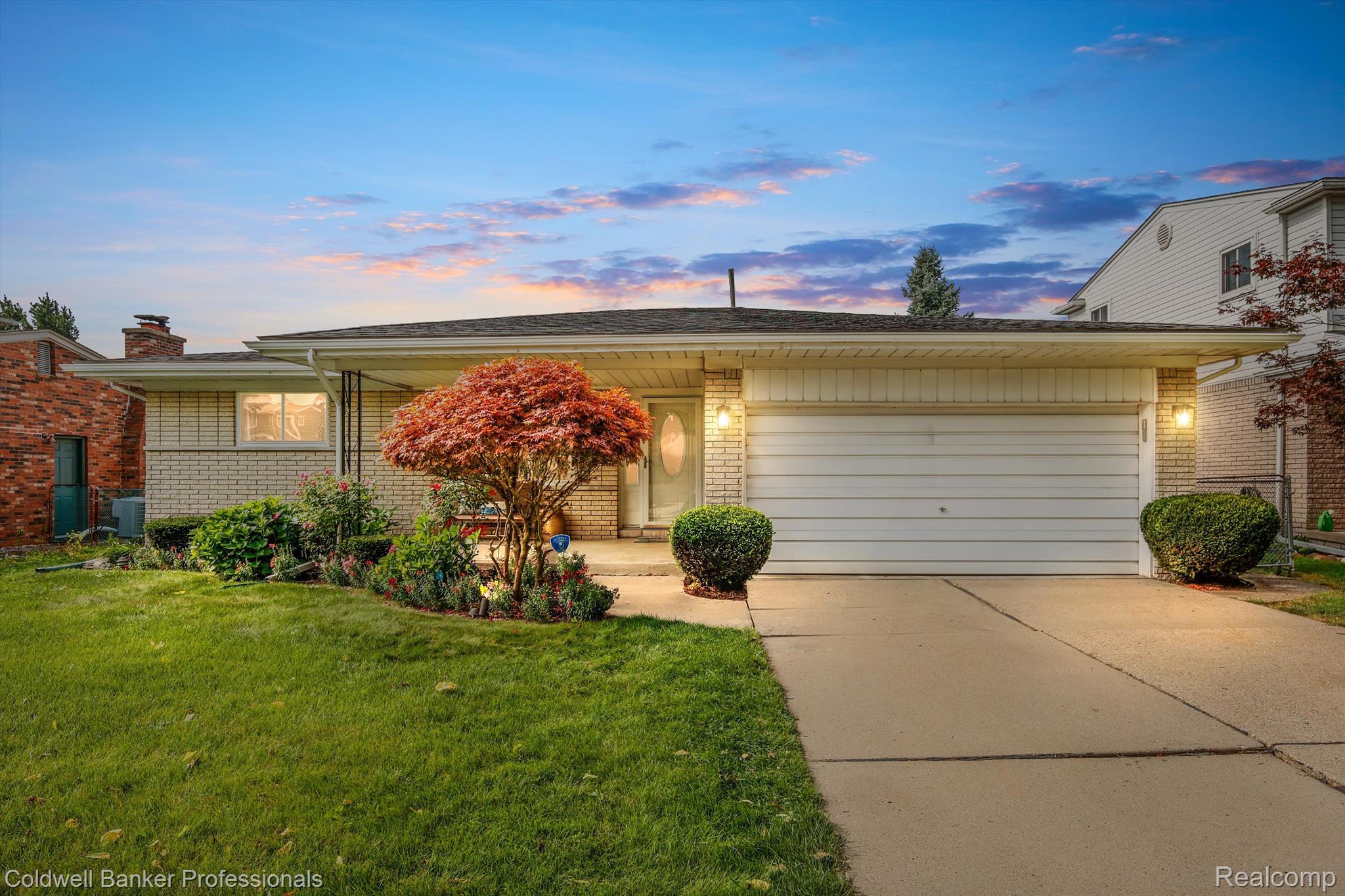 23248 ROBERT JOHN Street
