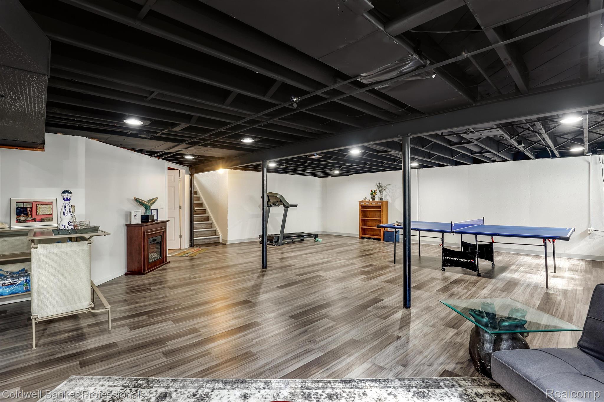 23248 ROBERT JOHN Street