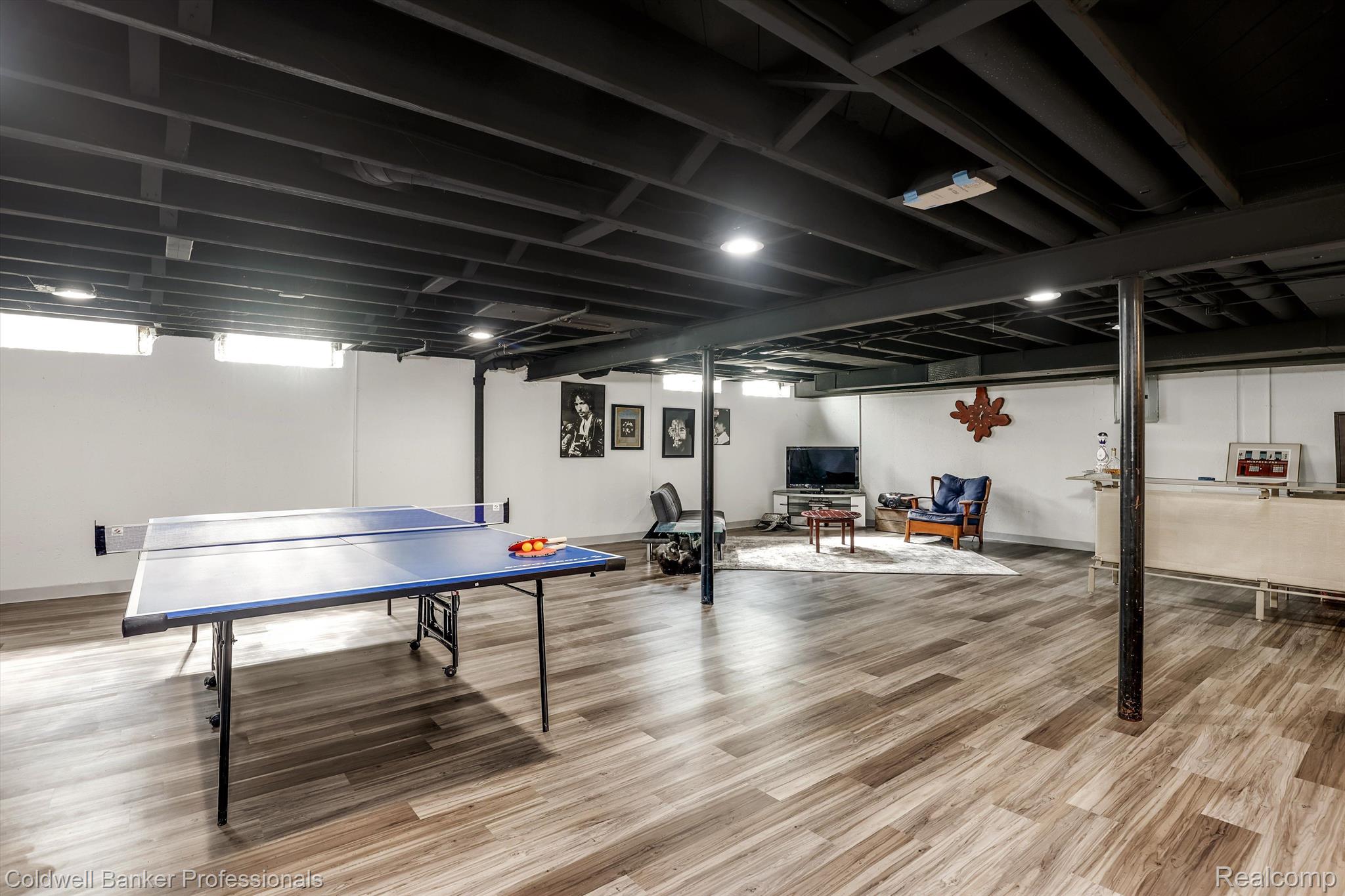 23248 ROBERT JOHN Street