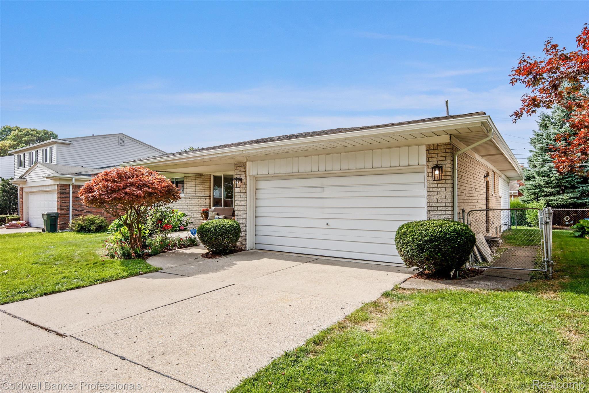 23248 ROBERT JOHN Street
